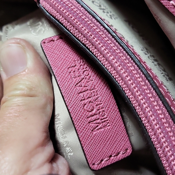 Michael Kors Hailey Crossbody Purse Like New - Picture 12 of 16